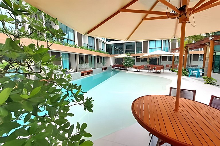 Sunny Hall - Legendary - Ap 204 by Temp Inn