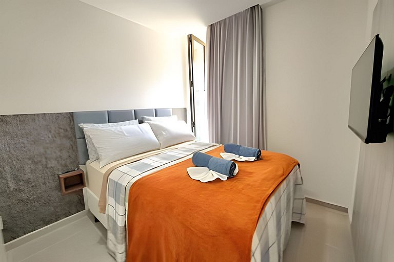 Sunny Hall - Legendary - Ap 204 by Temp Inn