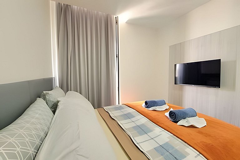 Sunny Hall - Legendary - Ap 204 by Temp Inn