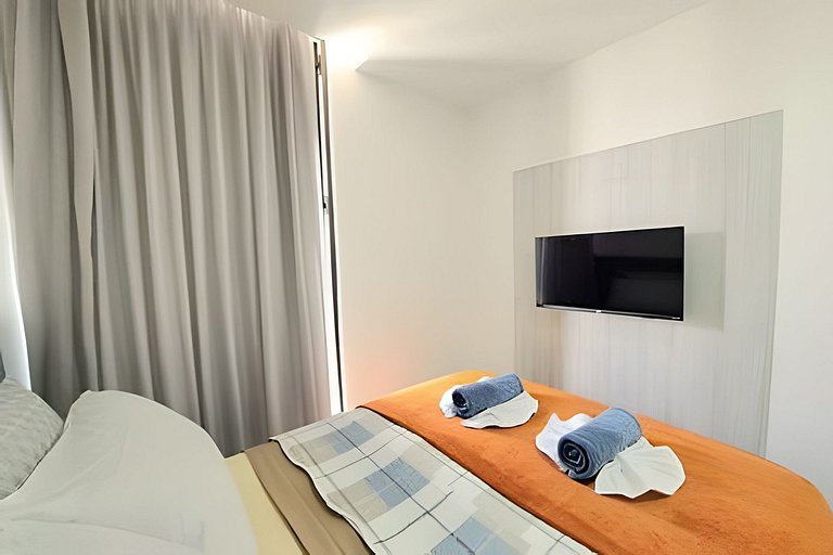 Sunny Hall - Legendary - Ap 204 by Temp Inn